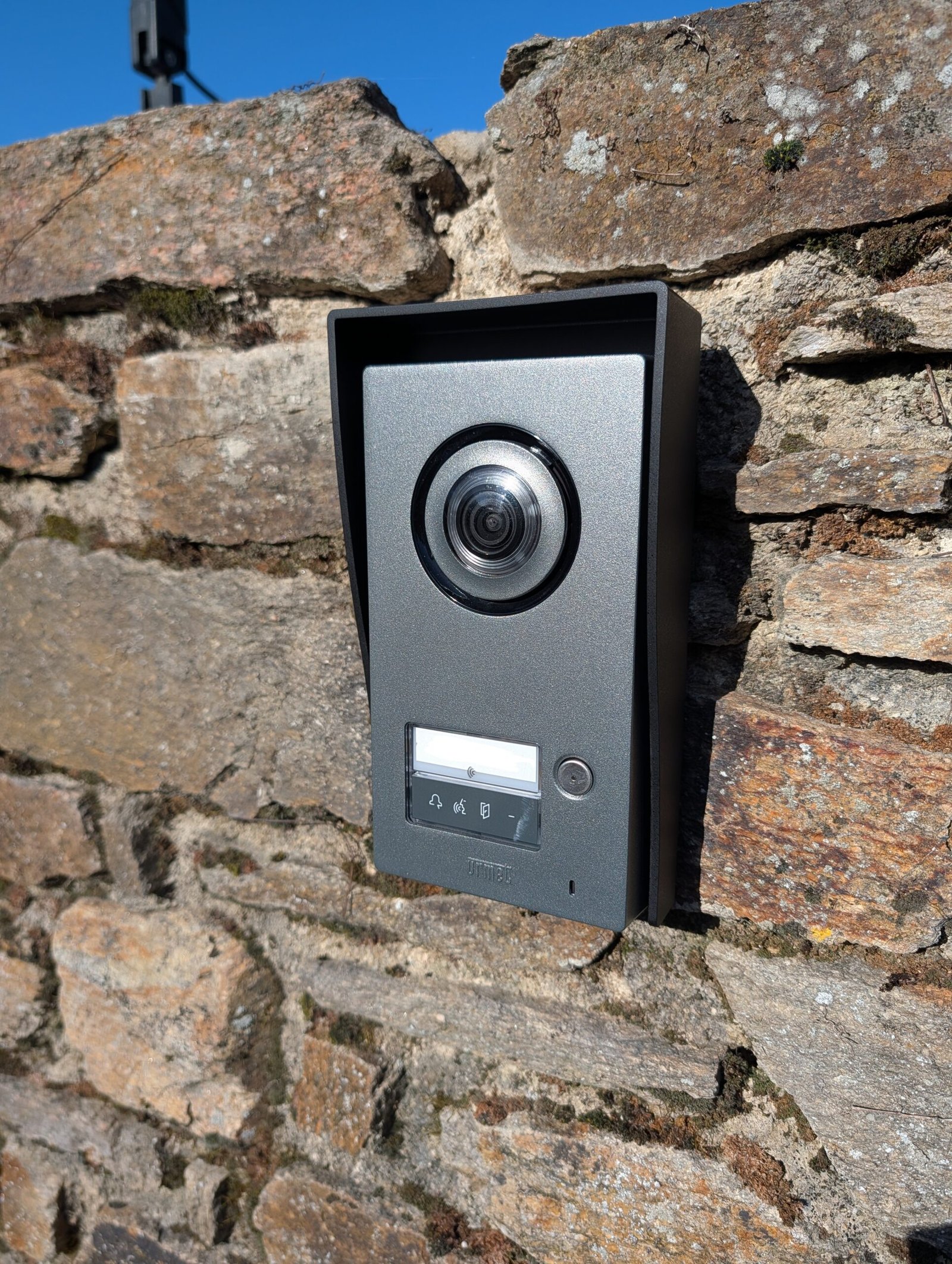 Interphone vidéo connecté installé par JOUVE SCF